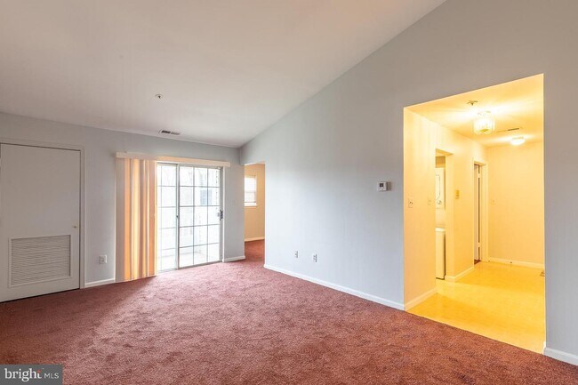 Building Photo - 20 Shaftsbury Ct
