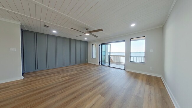 Foto del edificio - 810 Eglin Pkwy NE