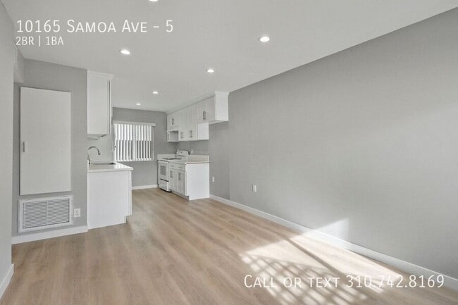 Building Photo - 10165 Samoa Ave