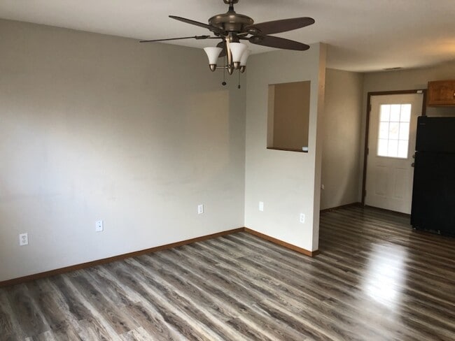 Building Photo - 2214 Cedar Grove Dr