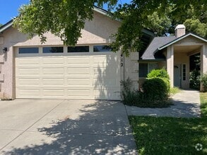 Building Photo - 412 Legacy Ln