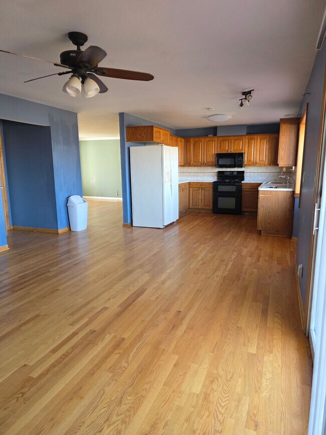 Foto del edificio - 1860 Chandler Ave