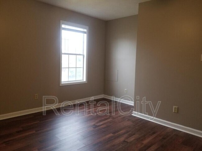 Building Photo - 270 Pleasant Plains Rd