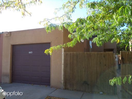 Foto principal - 536 Sanchez Rd NW