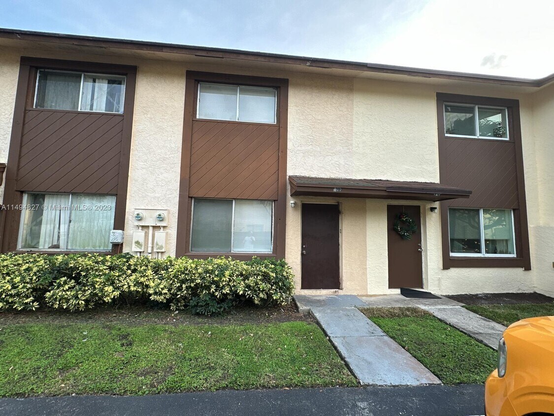 6627 Winfield Blvd Unit 105C, Margate, FL 33063 Condo for Rent in Margate, FL