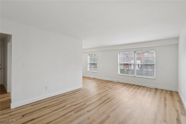 Foto del edificio - 3279 Warrensville Center Rd