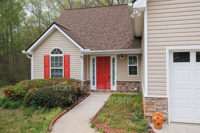 Building Photo - 1294 Charleston Ave