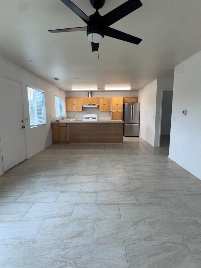 Foto del edificio - 4790 Sand Canyon Rd