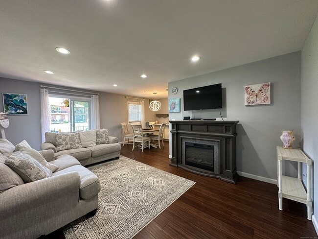 Building Photo - 61 E Broadway