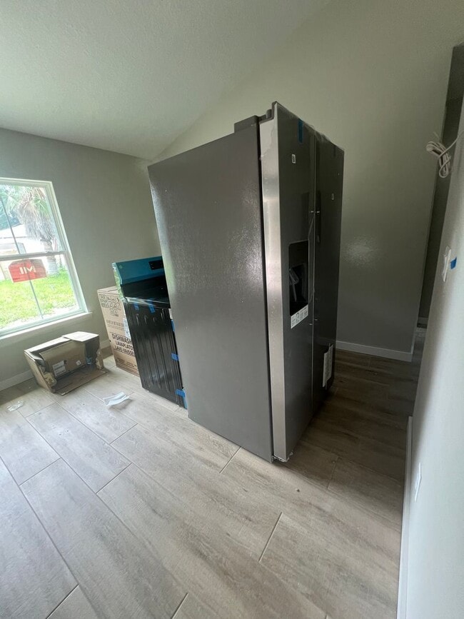 Building Photo - NEWER Debary Home!        NO WATER BILL,  ...