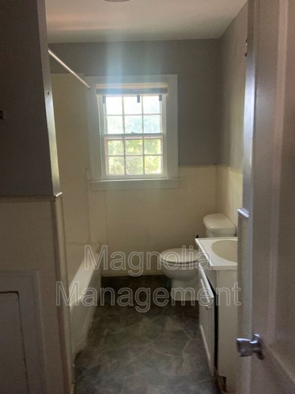 Foto del edificio - 836 E Montgomery St