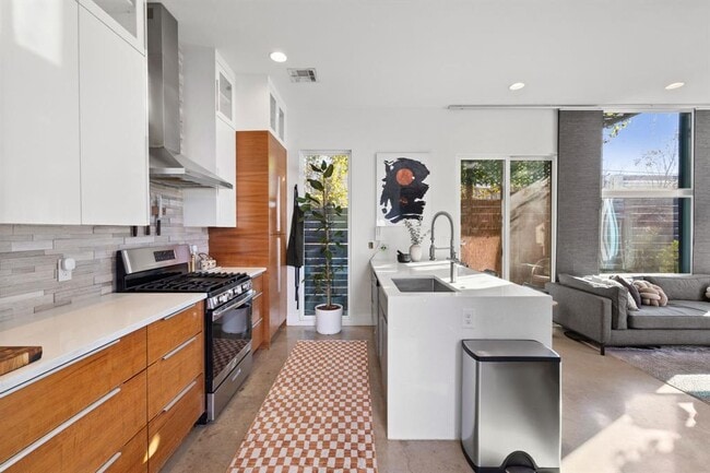 Foto del edificio - 1904 E 17th St