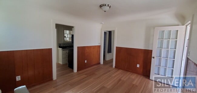 Building Photo - Cozy 2 bedroom 2 Bath Home