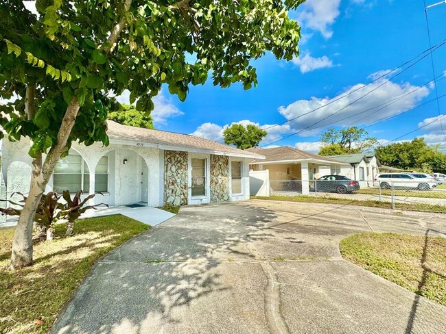 Foto del edificio - 4019 W Nassau St