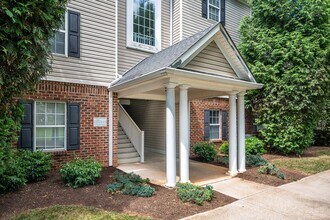 Building Photo - 623 Wyndhurst Dr