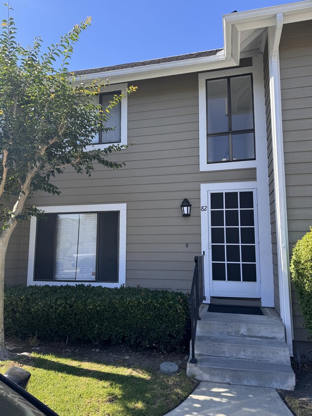 Foto principal - 700 W Walnut Ave