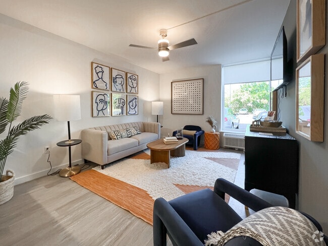 1BR,1BA,-710SF - The James On Merrimac Apartments