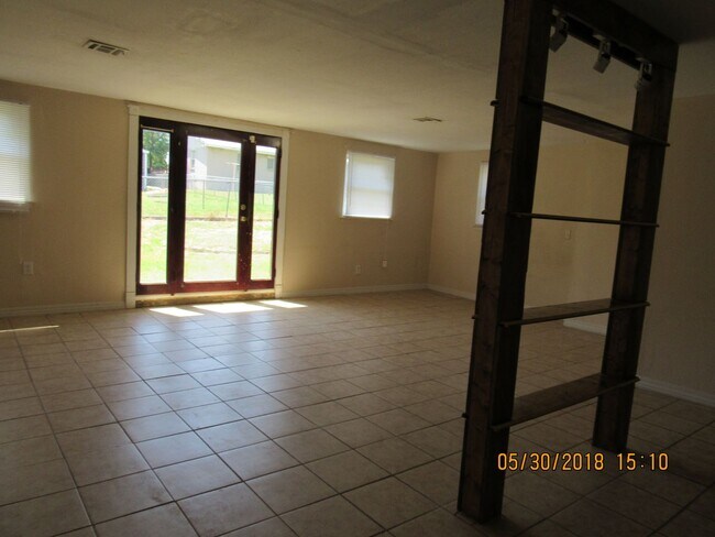 Building Photo - Great home in Rolling meadows with a lot o...