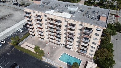 Building Photo - 2200 E Hallandale Beach Blvd