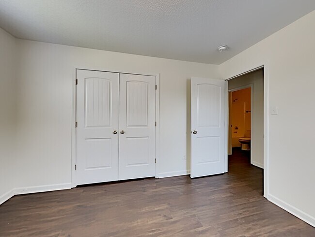 Building Photo - 7387 Brentridge Dr