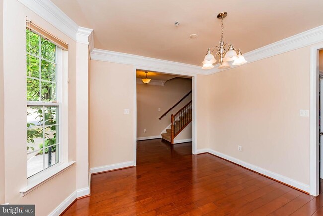 Building Photo - 5938 Talbot Dr