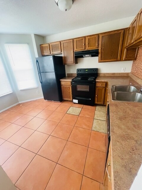 Building Photo - *** MOVE IN SPECIAL***DEVONWOOD in East Or...