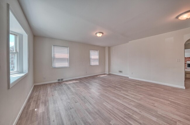 Foto del edificio - 1139 Miller Ave