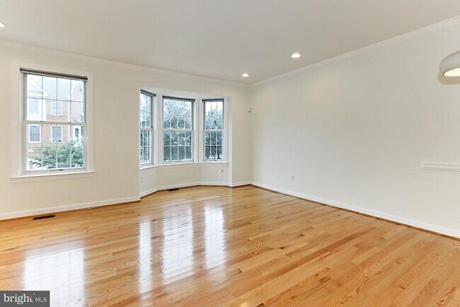 Foto del edificio - 12903 Starters Ln