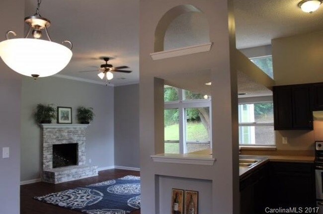 Foto del edificio - 5925 Old Meadow Rd