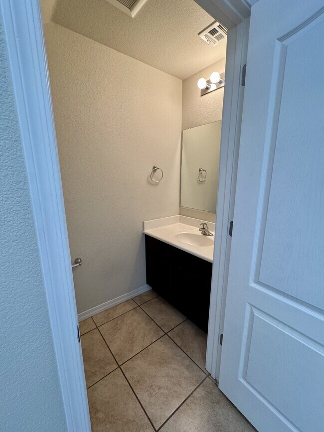 Building Photo - Move in Special 1/2 off first full month's...