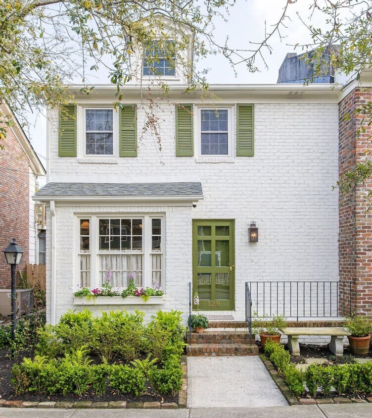 Foto principal - 2 Bedroom 2.5 Bath Townhouse in Harleston ...