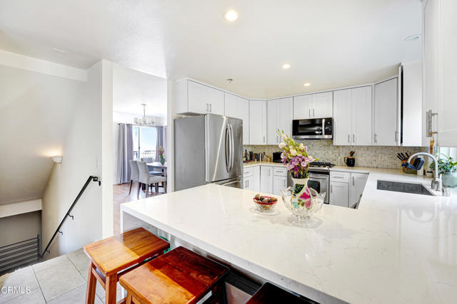 Building Photo - 2779 Fyler Pl