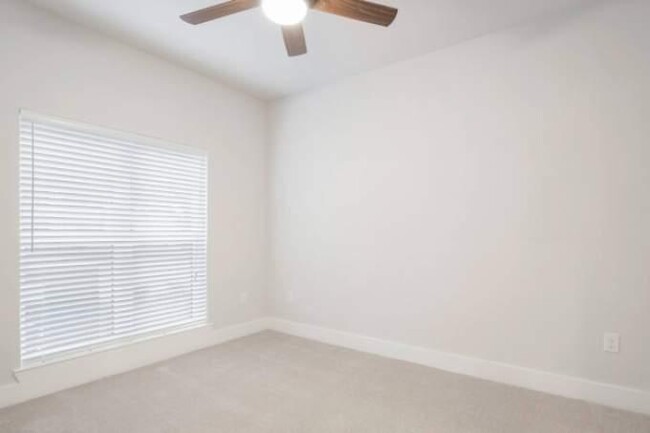 Foto del edificio - 1 bedroom in Austin TX 78741