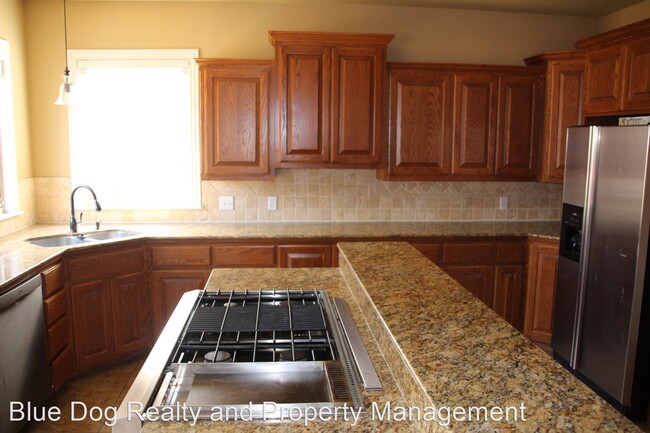 Building Photo - 4 br, 3.5 bath House - 1200 NE Buckingham ...