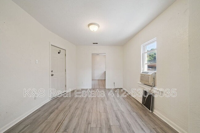 Building Photo - 545 Sixth Street - 3