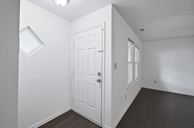 Foto del edificio - 5208 Richard Rd