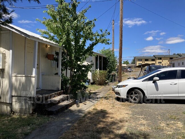 Building Photo - 29 NE Baker St