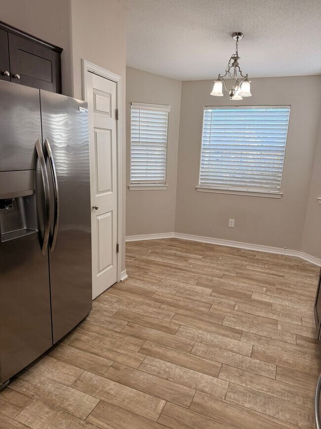 Foto del edificio - 3606 Bay Tree Rd