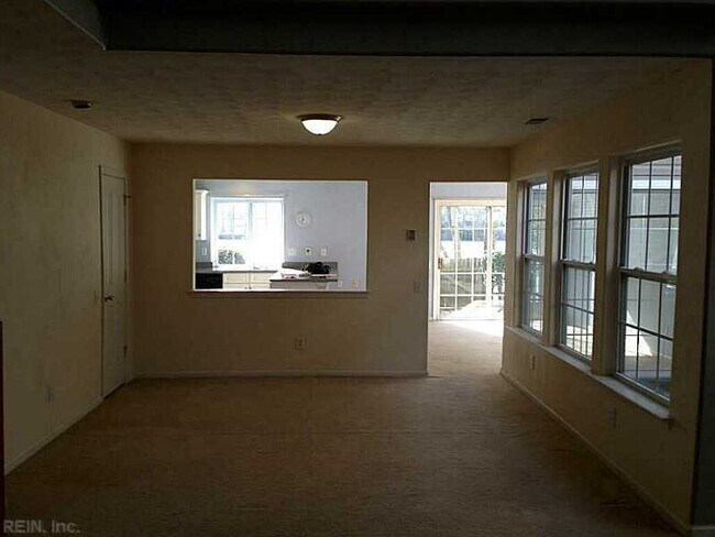 Foto del edificio - 5473 Bulls Bay Dr