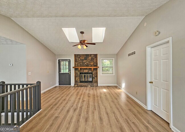 Foto del edificio - 5530 Deerfield Pl