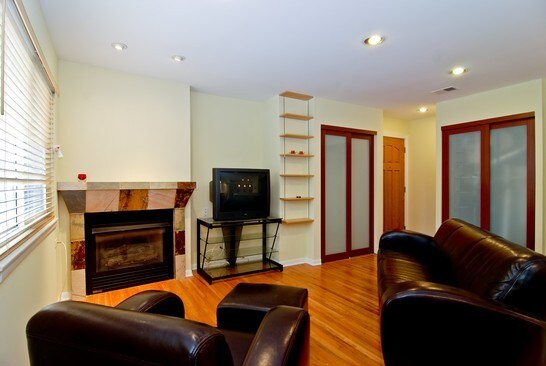 Foto del edificio - 707 W Diversey Pkwy