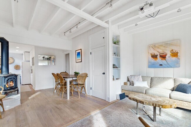 Foto del edificio - 2 br, 2 bath House - 720 West Oceanfront