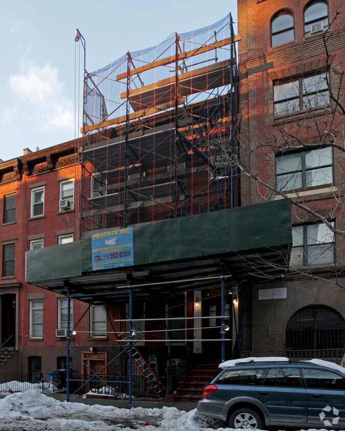 Foto del edificio - 441 W 44th St