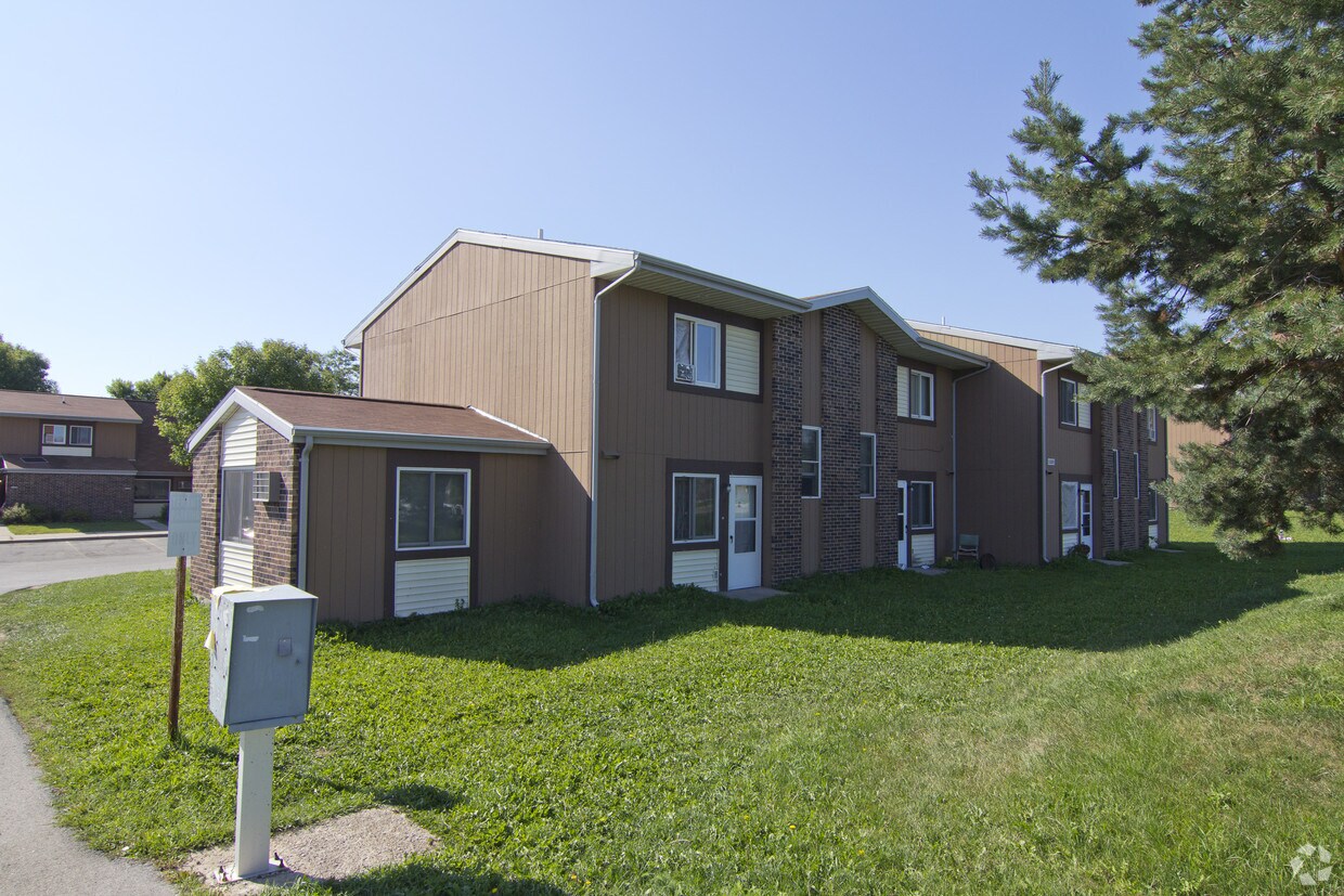 Foto del edificio - 1220-1230 S Wisconsin Dr