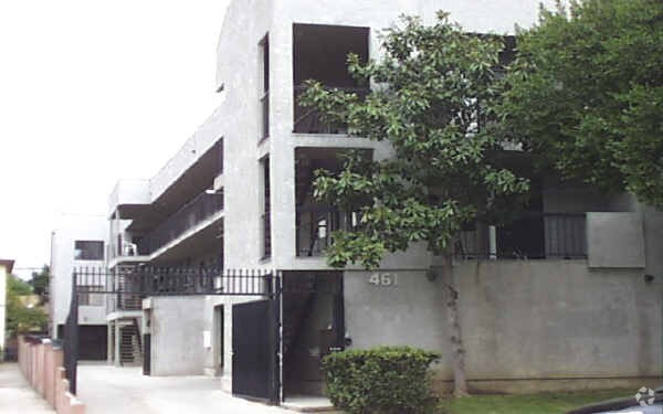 Foto del edificio - 461 W Windsor Rd