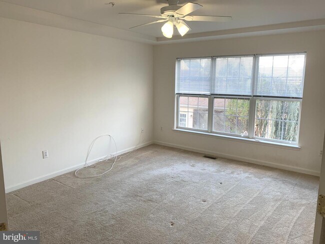 Foto del edificio - 326 Chestnut Hill St