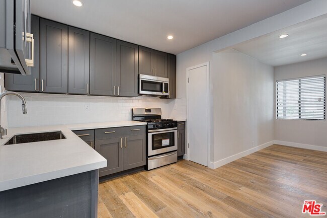 Building Photo - 2841 Redondo Blvd