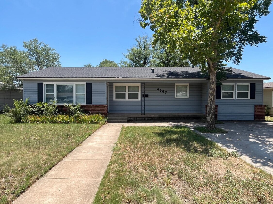 Primary Photo - 4007 44th St