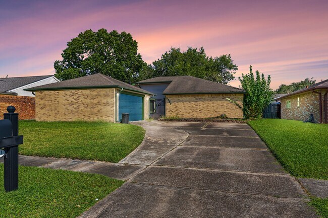Foto del edificio - 9731 Shell Rock Rd