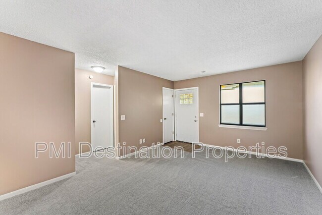 Foto del edificio - 8600 Kill Creek Rd